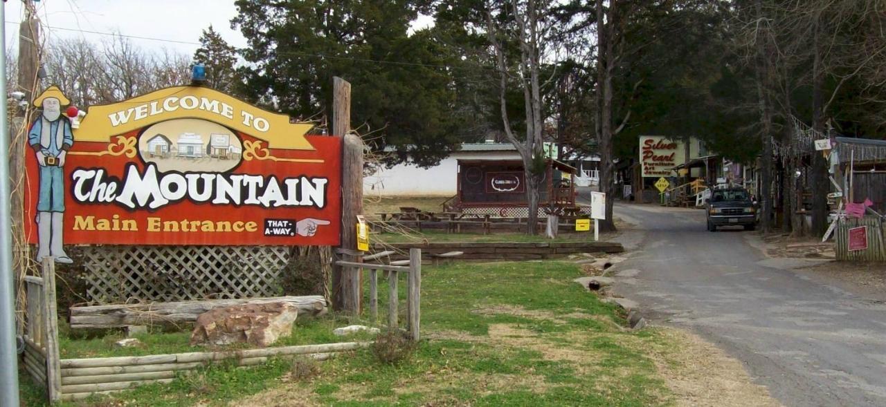 Acorn Hideaways Canton Charming Pioneer Suite 1890'S General Store Exterior foto